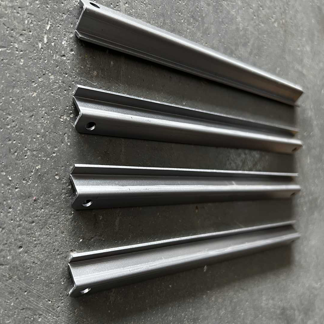 Стальной лист гибки металлических штампованных деталей с кронштейном
