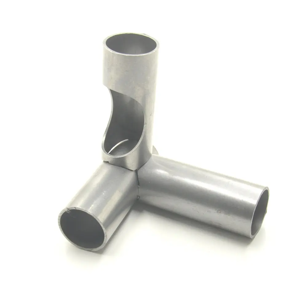 Услуги по обработке металлических труб Лазерная резка стальных квадратных труб